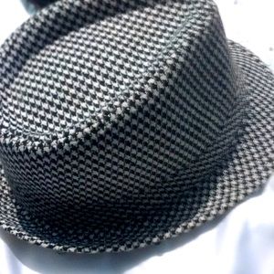 Lot of 5 women’s hats